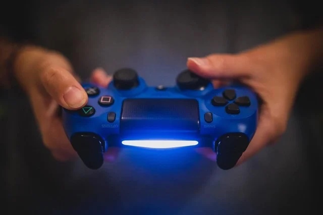 PS4 Controller Flashing White