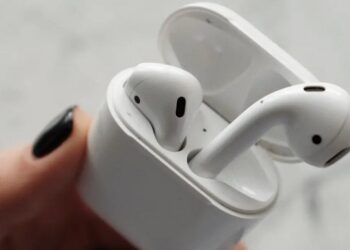 Why Is One AirPod Louder Than the Other